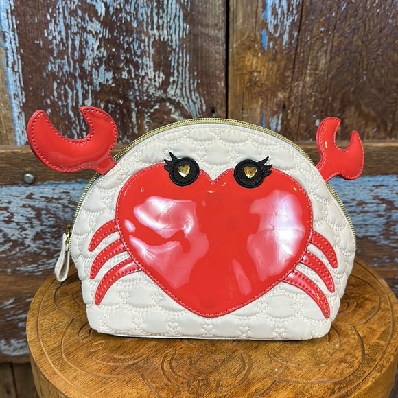 Betsy Johnson Crab Cancer Makeup Cosmetic Bag - Picture 1 of 8